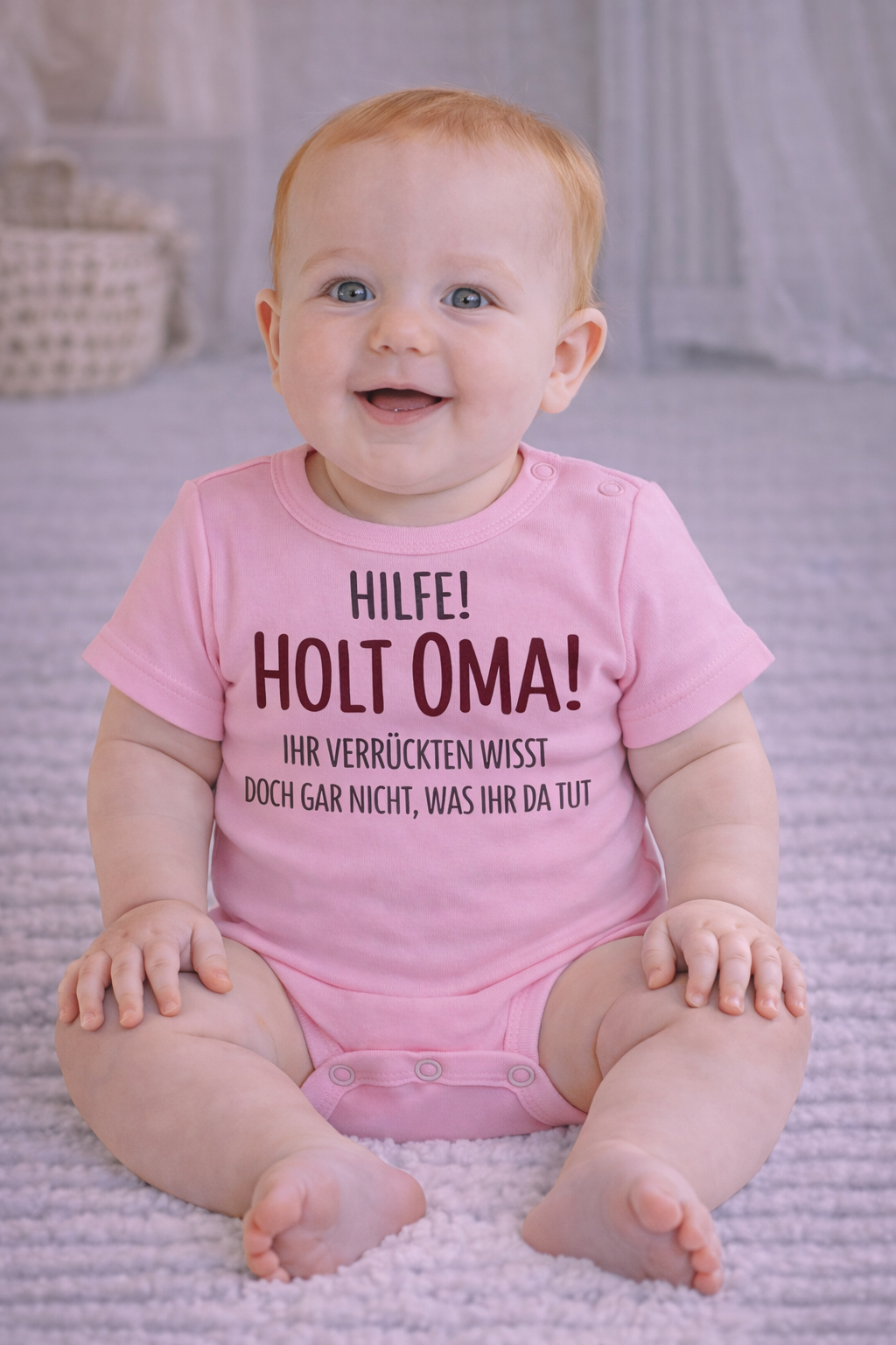Babybody „Hilfe! Holt Oma!“ – Lustiger Strampler aus 100 % Baumwolle