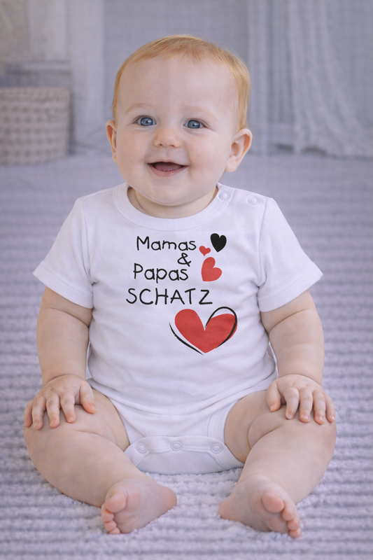 Babybody „Mamas & Papas ❤️” – Süßer Strampler aus 100% Baumwolle