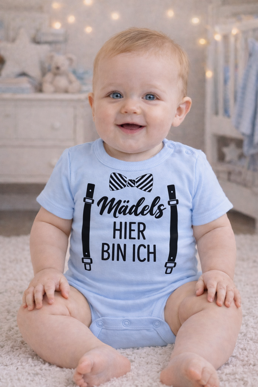 Babybody „Mädels, hier bin ich“ – Lustiger Strampler für Jungen aus 100% Baumwolle