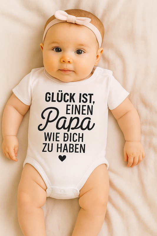Babybody „Glück ist, einen Papa wie dich zu haben” – Süßer Strampler aus 100% Baumwolle