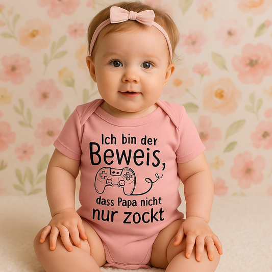 Babybody „Ich bin der Beweis, dass Papa nicht nur zockt“ – Lustiger Strampler aus 100% Baumwolle