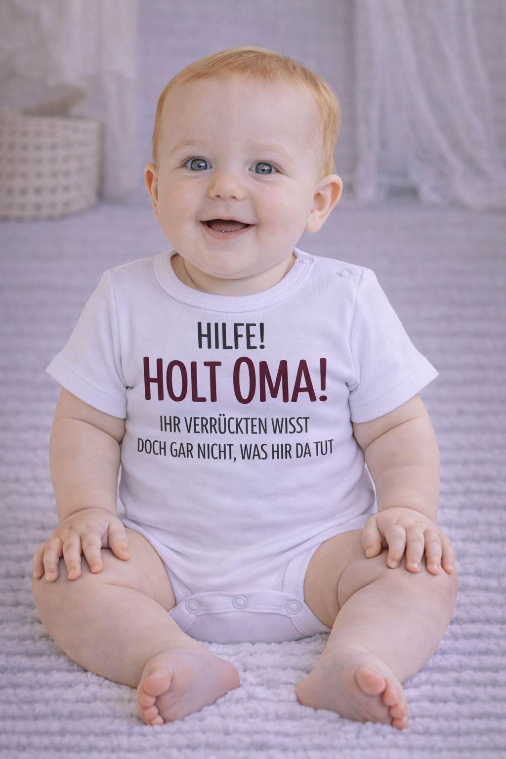 Babybody „Hilfe! Holt Oma!“ – Lustiger Strampler aus 100 % Baumwolle