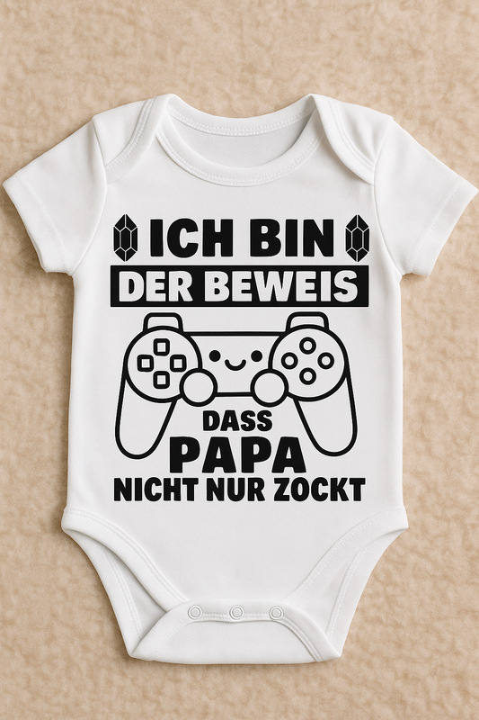 Babybody „Ich bin der Beweis, dass Papa nicht nur zockt“ – Lustiger Strampler aus 100% Baumwolle